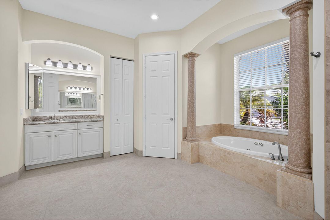 Под контрактом: $899,000 (5 спален, 3 ванн, 3066 Квадратных фут)