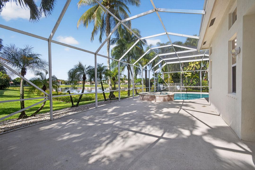 Под контрактом: $899,000 (5 спален, 3 ванн, 3066 Квадратных фут)