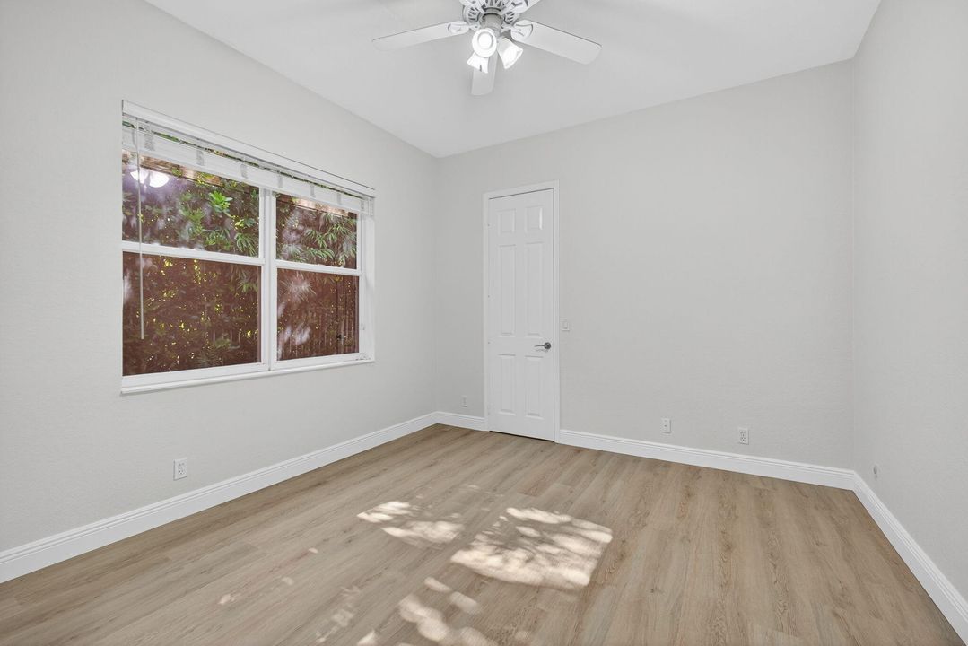 Под контрактом: $899,000 (5 спален, 3 ванн, 3066 Квадратных фут)