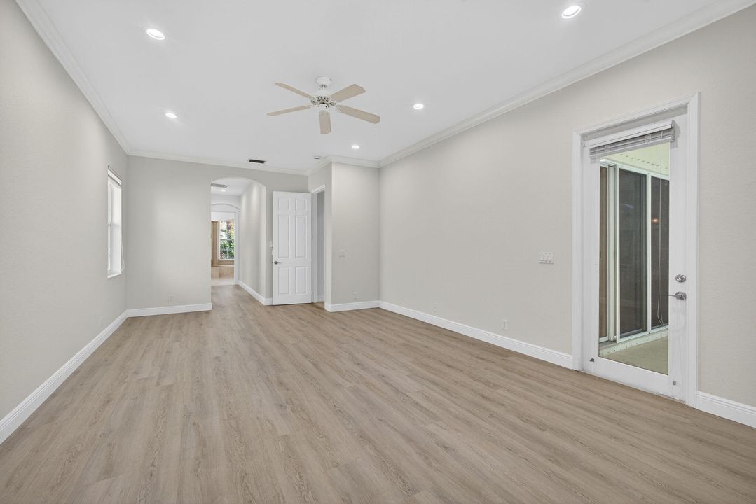 Под контрактом: $899,000 (5 спален, 3 ванн, 3066 Квадратных фут)