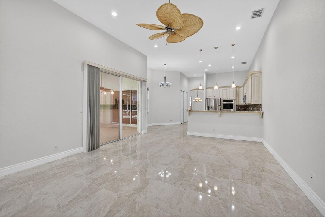 Под контрактом: $899,000 (5 спален, 3 ванн, 3066 Квадратных фут)