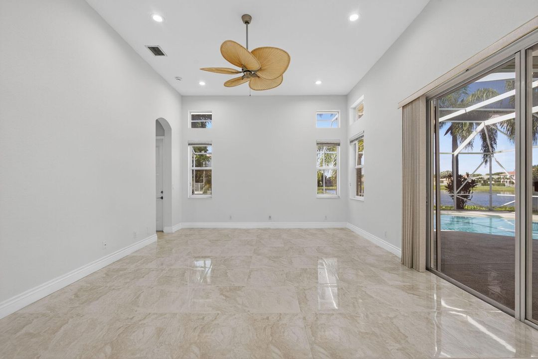 Под контрактом: $899,000 (5 спален, 3 ванн, 3066 Квадратных фут)