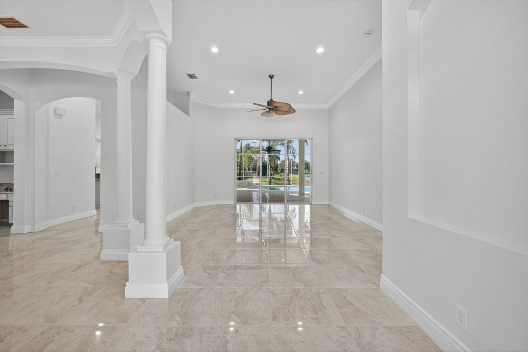 Под контрактом: $899,000 (5 спален, 3 ванн, 3066 Квадратных фут)