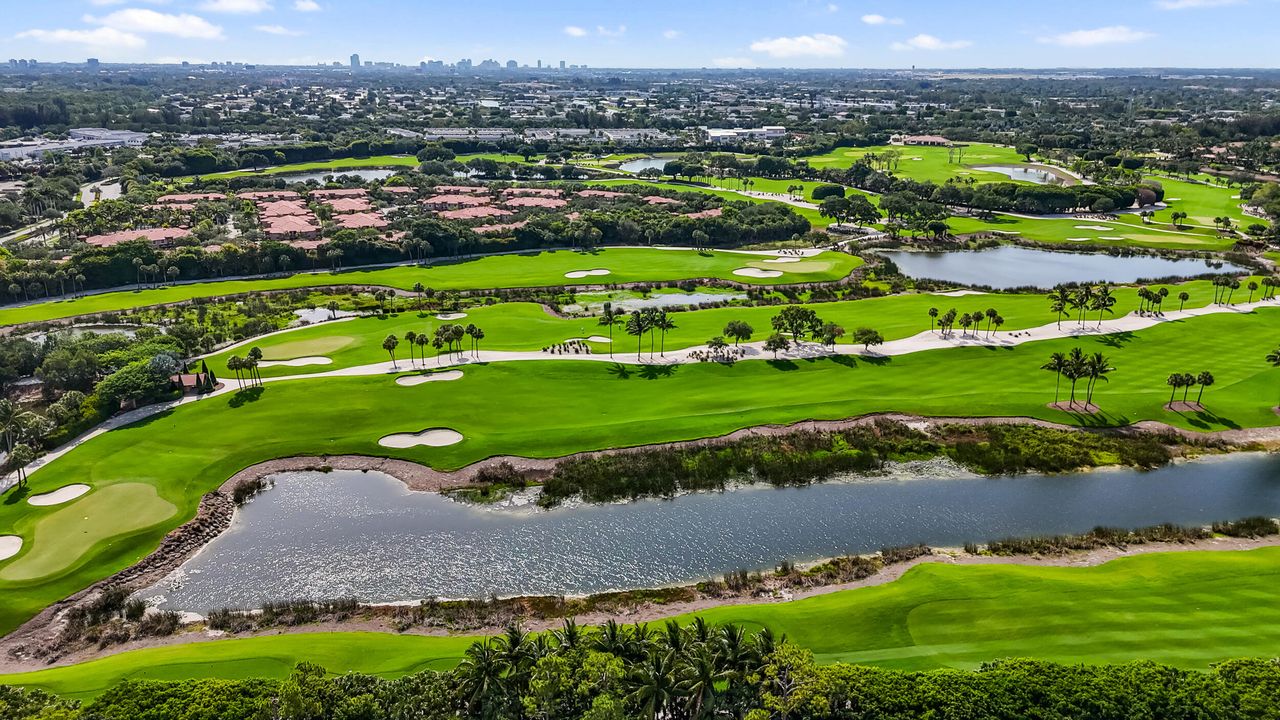 合同活跃: $2,550 (2 贝兹, 2 浴室, 1245 平方英尺)