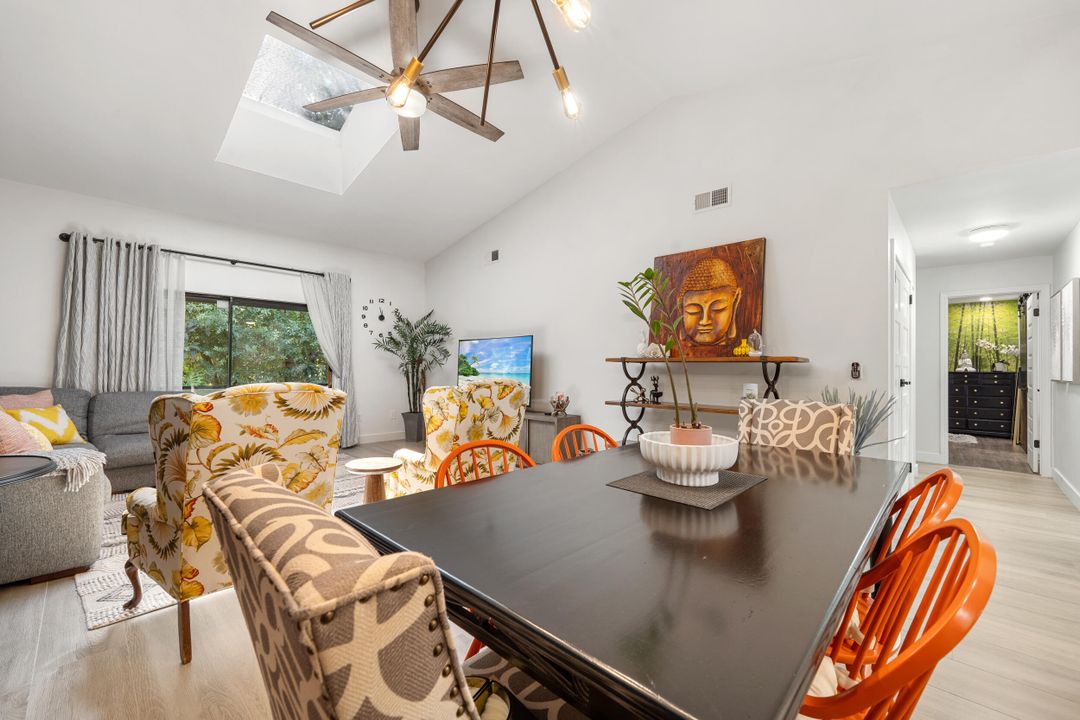 合同活跃: $2,550 (2 贝兹, 2 浴室, 1245 平方英尺)