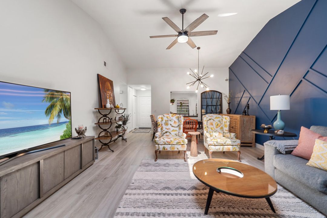 合同活跃: $2,550 (2 贝兹, 2 浴室, 1245 平方英尺)