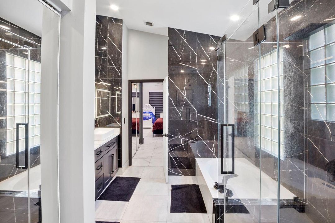 Activo con contrato: $3,150 (3 camas, 2 baños, 1861 Pies cuadrados)