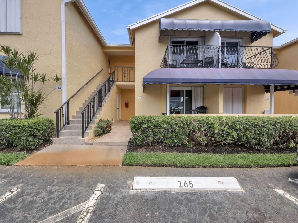 For Sale: $231,000 (2 beds, 2 baths, 1045 Square Feet)