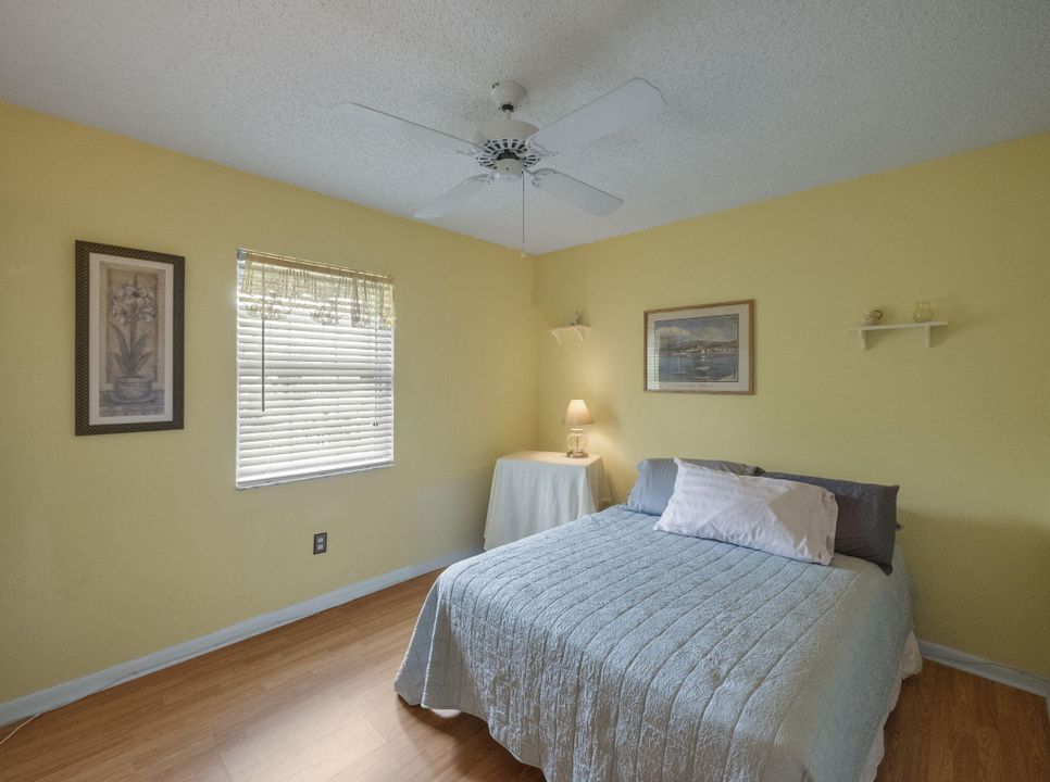 For Sale: $231,000 (2 beds, 2 baths, 1045 Square Feet)