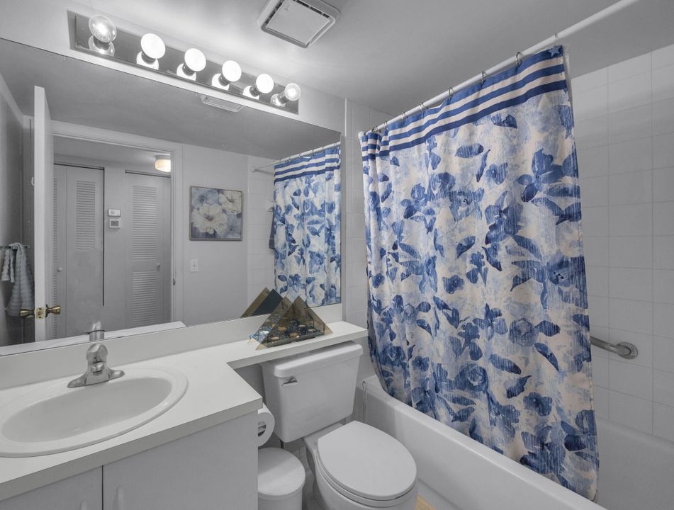 For Sale: $231,000 (2 beds, 2 baths, 1045 Square Feet)