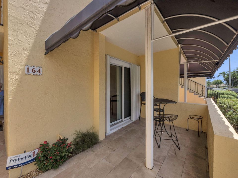 For Sale: $231,000 (2 beds, 2 baths, 1045 Square Feet)