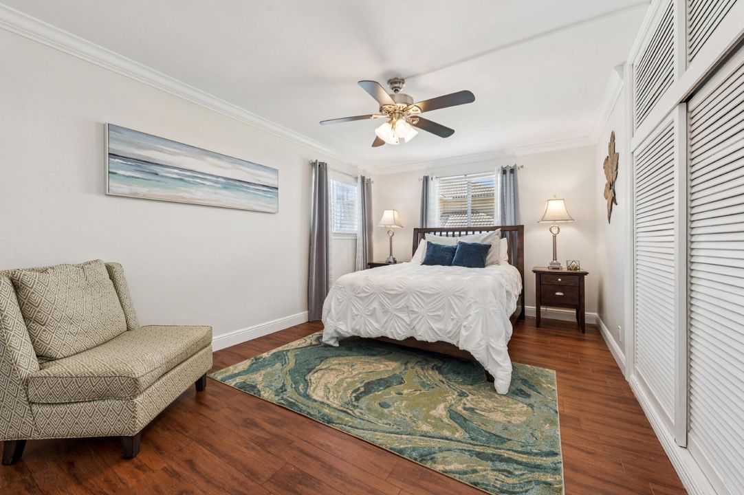 合同活跃: $1,695,000 (5 贝兹, 3 浴室, 2348 平方英尺)