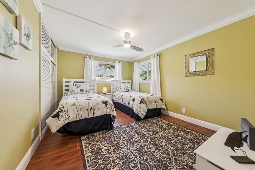 合同活跃: $1,695,000 (5 贝兹, 3 浴室, 2348 平方英尺)