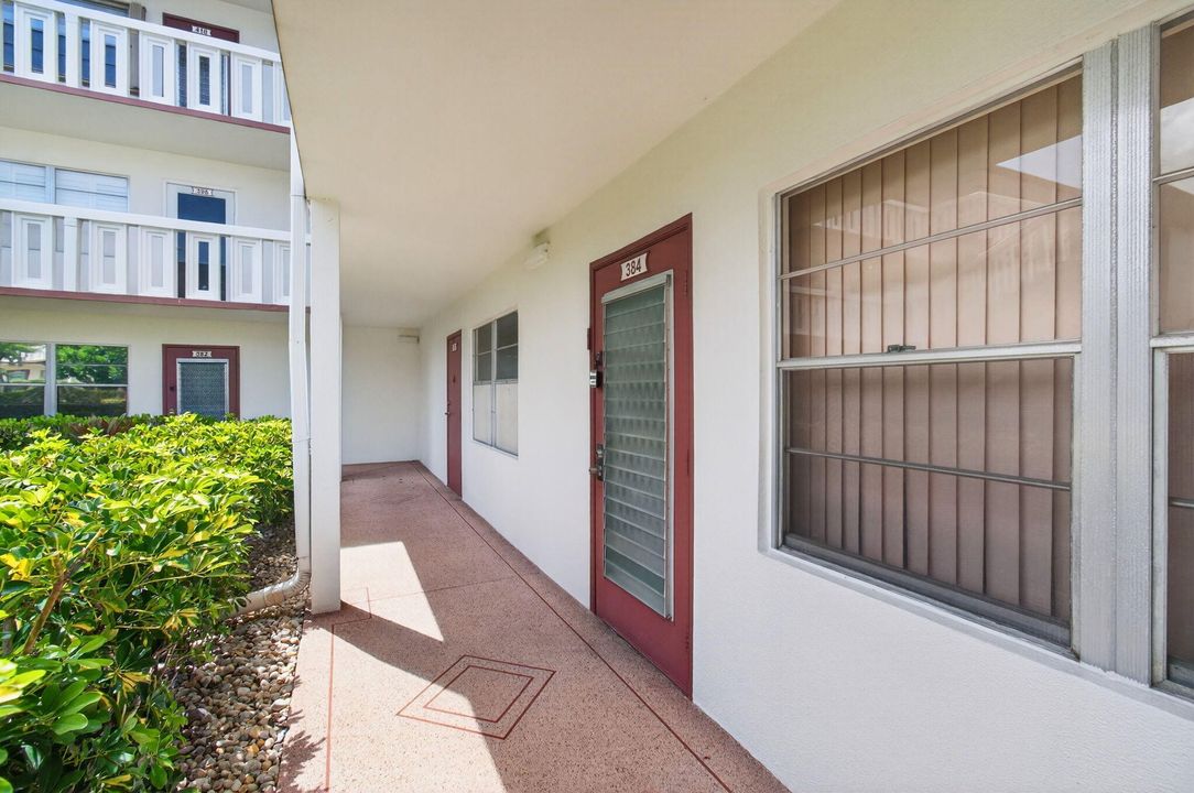 Active With Contract: $65,000 (1 beds, 1 baths, 702 Square Feet)