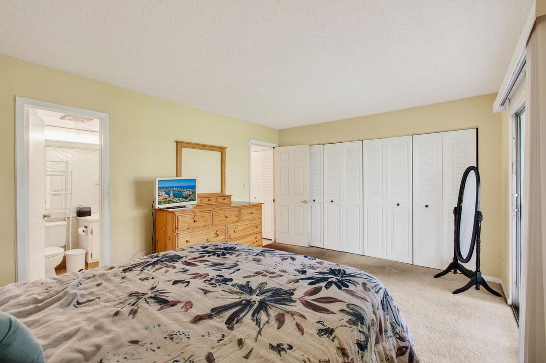 Active With Contract: $65,000 (1 beds, 1 baths, 702 Square Feet)