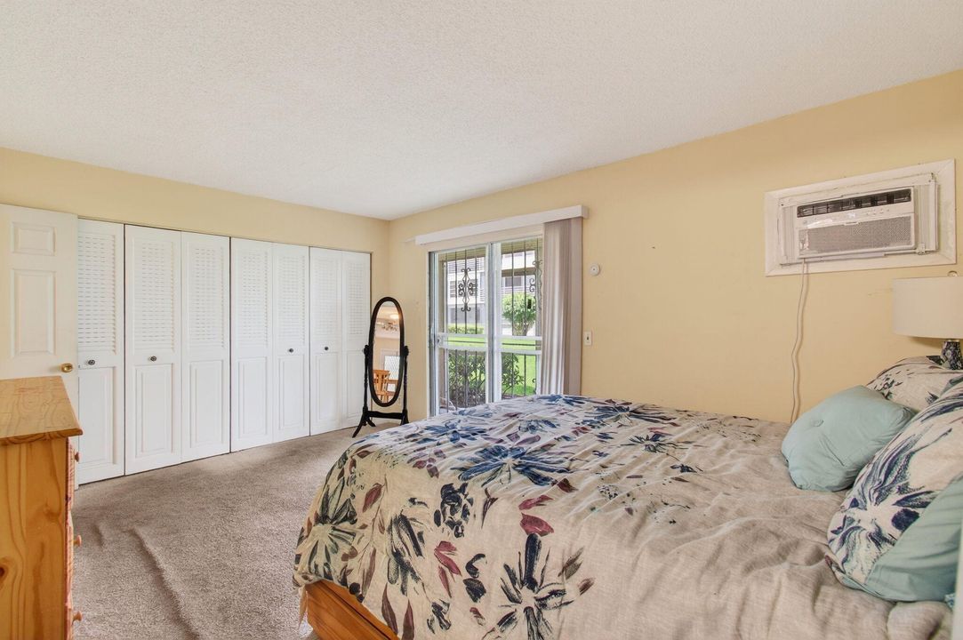 Active With Contract: $65,000 (1 beds, 1 baths, 702 Square Feet)