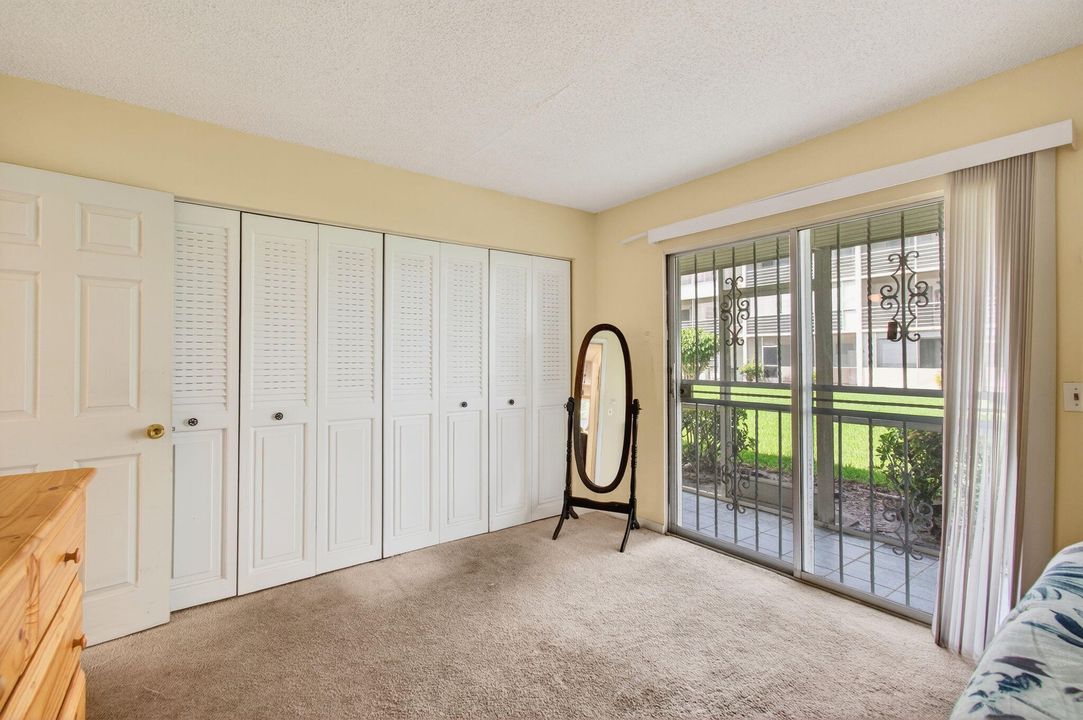 Active With Contract: $65,000 (1 beds, 1 baths, 702 Square Feet)