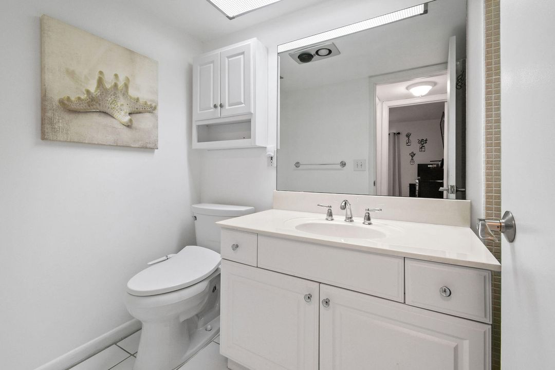 For Sale: $215,000 (2 beds, 2 baths, 915 Square Feet)