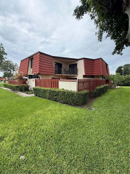 На продажу: $315,000 (2 спален, 2 ванн, 1218 Квадратных фут)