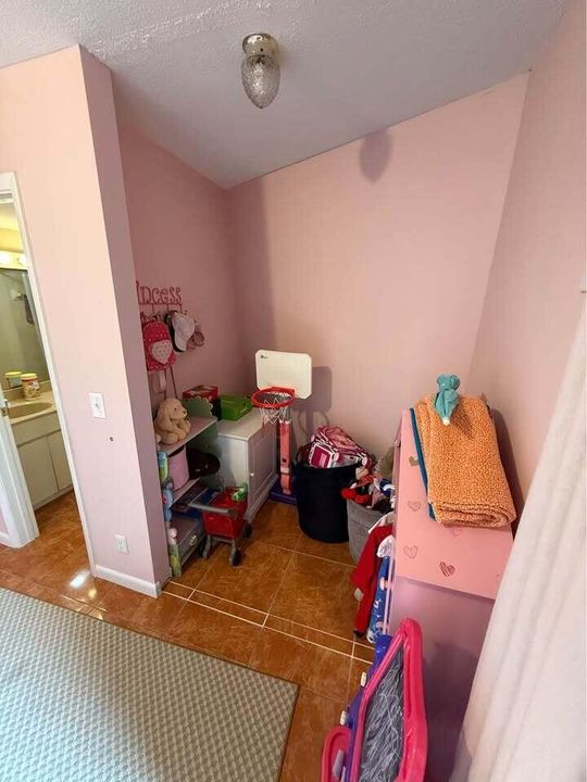 На продажу: $315,000 (2 спален, 2 ванн, 1218 Квадратных фут)