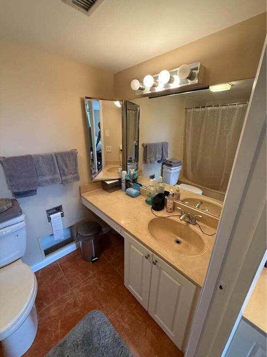 На продажу: $315,000 (2 спален, 2 ванн, 1218 Квадратных фут)