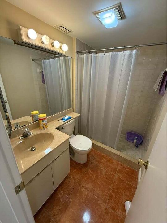 На продажу: $315,000 (2 спален, 2 ванн, 1218 Квадратных фут)