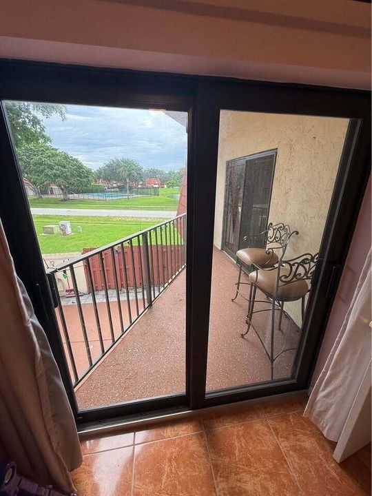 На продажу: $315,000 (2 спален, 2 ванн, 1218 Квадратных фут)