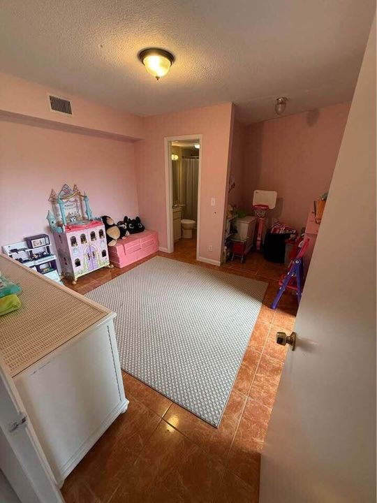 На продажу: $315,000 (2 спален, 2 ванн, 1218 Квадратных фут)