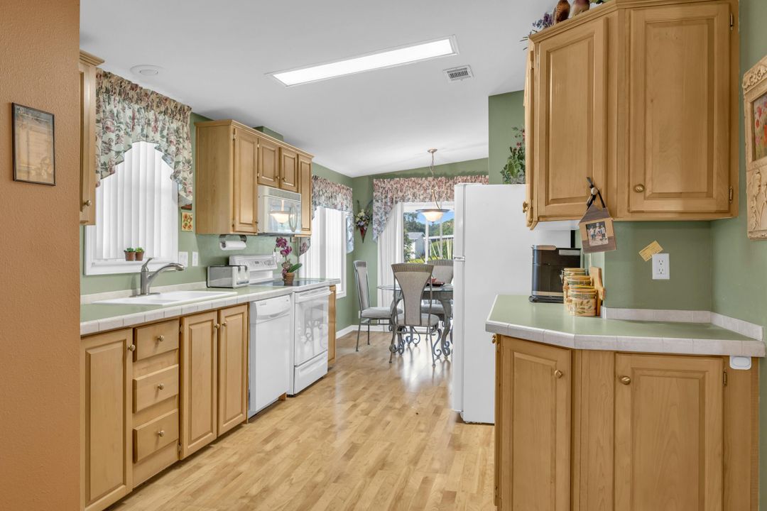 For Sale: $135,000 (3 beds, 2 baths, 1313 Square Feet)