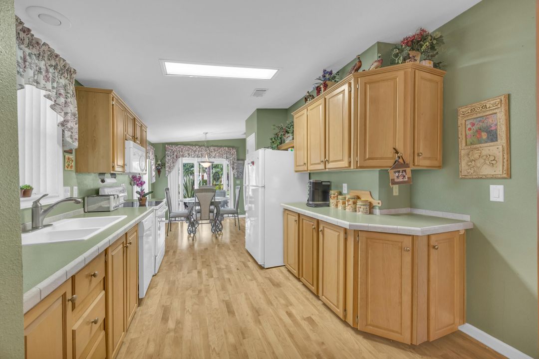 For Sale: $135,000 (3 beds, 2 baths, 1313 Square Feet)