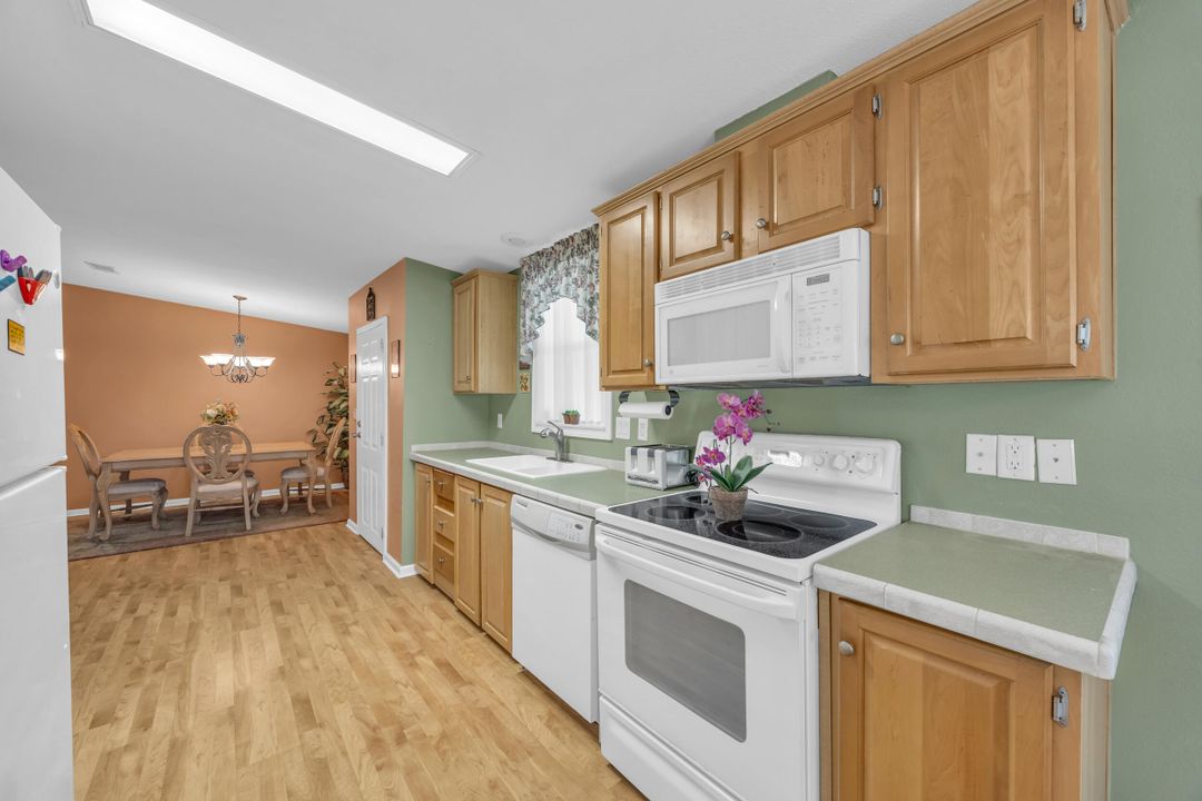 For Sale: $135,000 (3 beds, 2 baths, 1313 Square Feet)