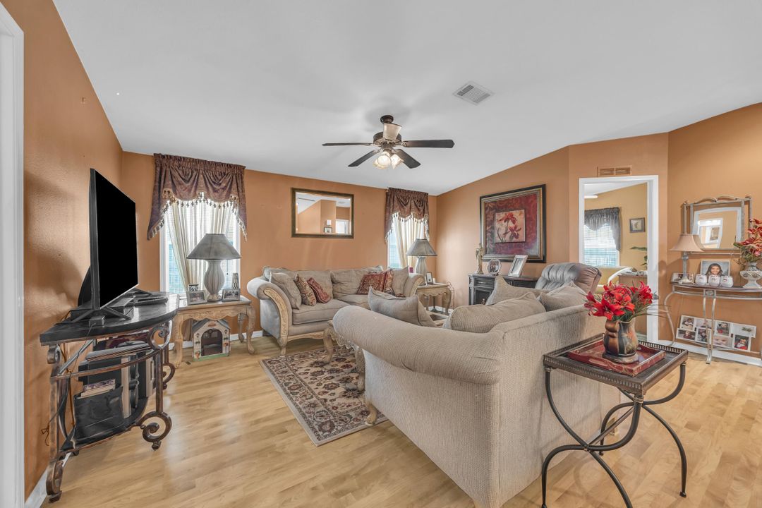 For Sale: $135,000 (3 beds, 2 baths, 1313 Square Feet)