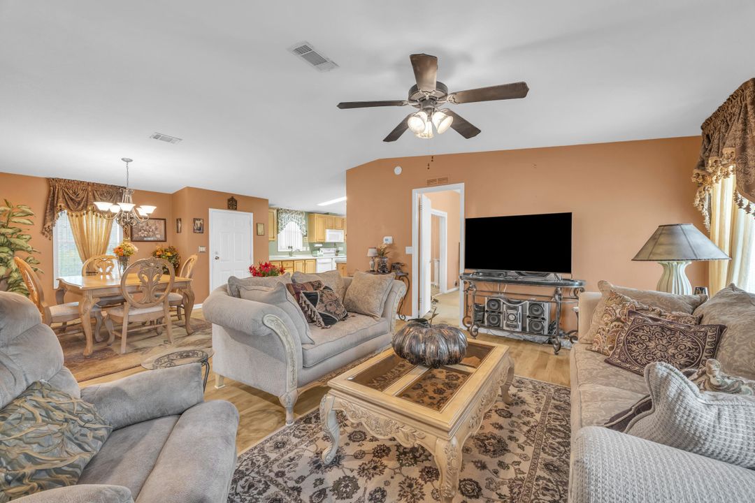 For Sale: $135,000 (3 beds, 2 baths, 1313 Square Feet)