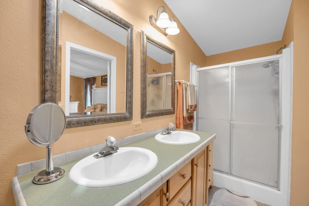 For Sale: $135,000 (3 beds, 2 baths, 1313 Square Feet)