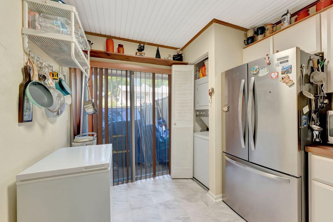 На продажу: $287,500 (2 спален, 1 ванн, 1224 Квадратных фут)