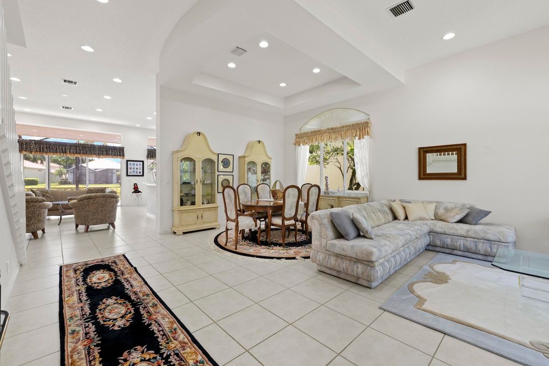 For Sale: $580,000 (3 beds, 2 baths, 2515 Square Feet)