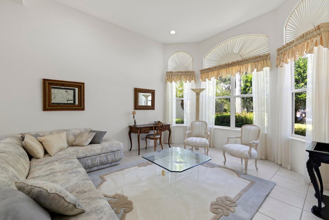 For Sale: $580,000 (3 beds, 2 baths, 2515 Square Feet)