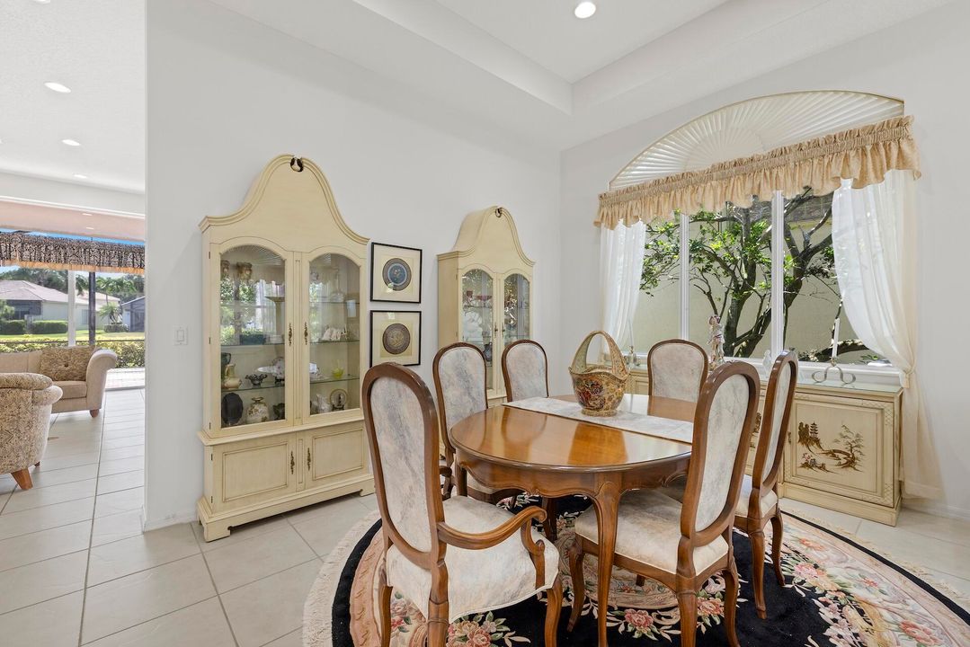 For Sale: $580,000 (3 beds, 2 baths, 2515 Square Feet)