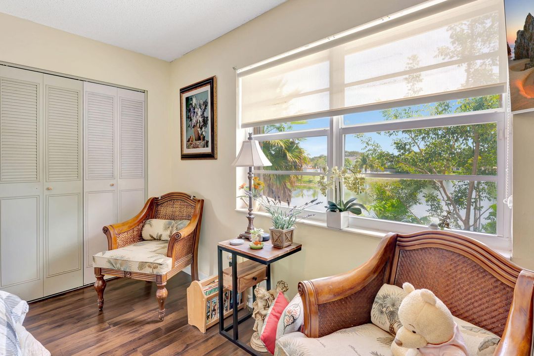 На продажу: $287,500 (2 спален, 1 ванн, 1224 Квадратных фут)