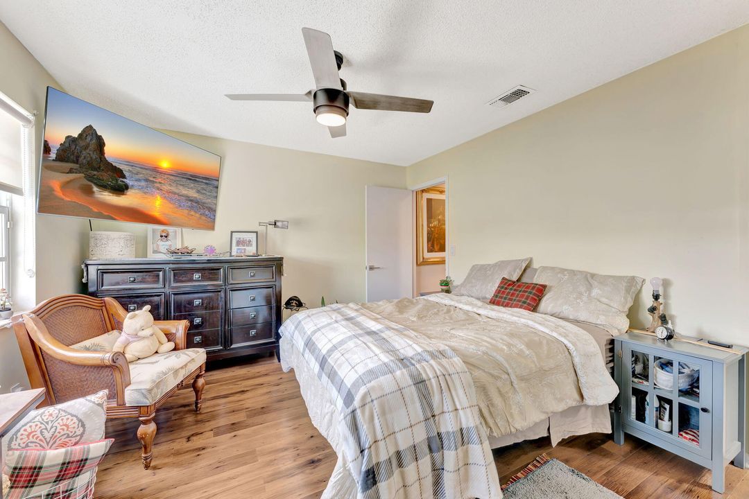 На продажу: $287,500 (2 спален, 1 ванн, 1224 Квадратных фут)