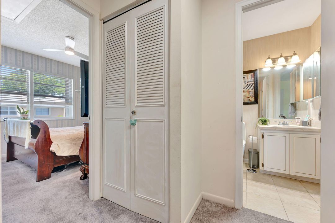 На продажу: $287,500 (2 спален, 1 ванн, 1224 Квадратных фут)