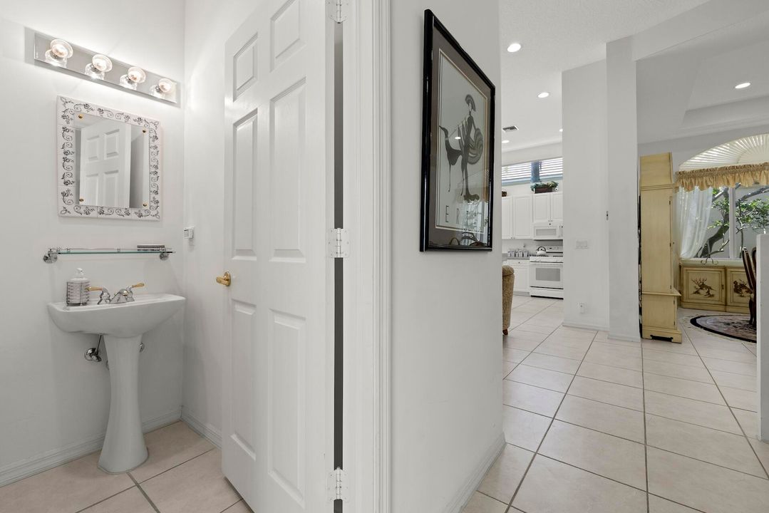 For Sale: $580,000 (3 beds, 2 baths, 2515 Square Feet)