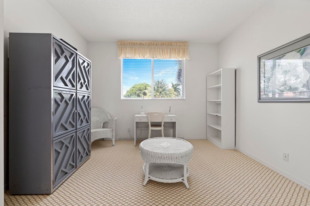 For Sale: $580,000 (3 beds, 2 baths, 2515 Square Feet)