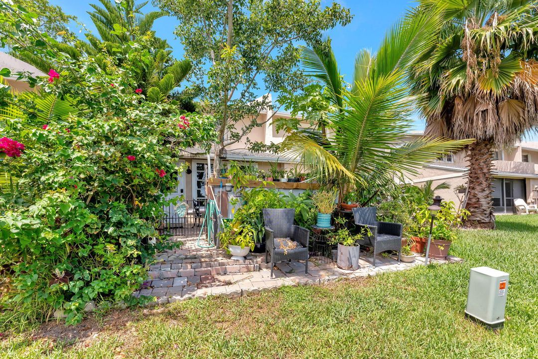 На продажу: $287,500 (2 спален, 1 ванн, 1224 Квадратных фут)