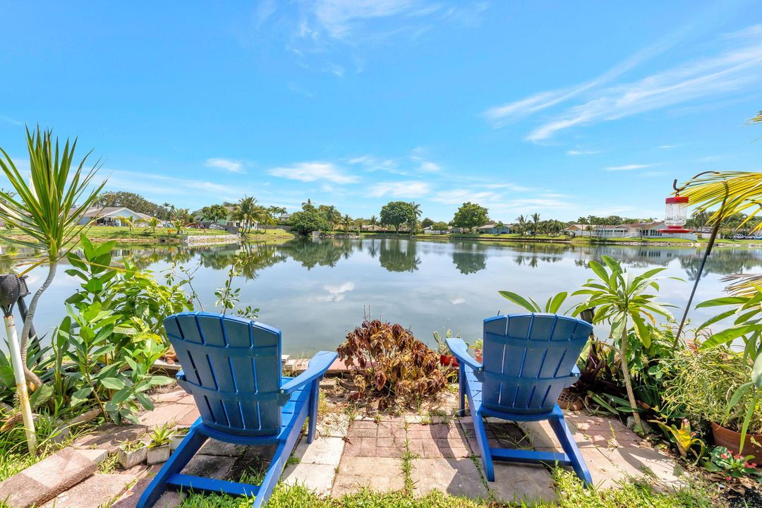 На продажу: $287,500 (2 спален, 1 ванн, 1224 Квадратных фут)