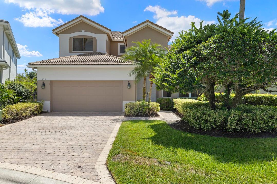 For Sale: $580,000 (3 beds, 2 baths, 2515 Square Feet)