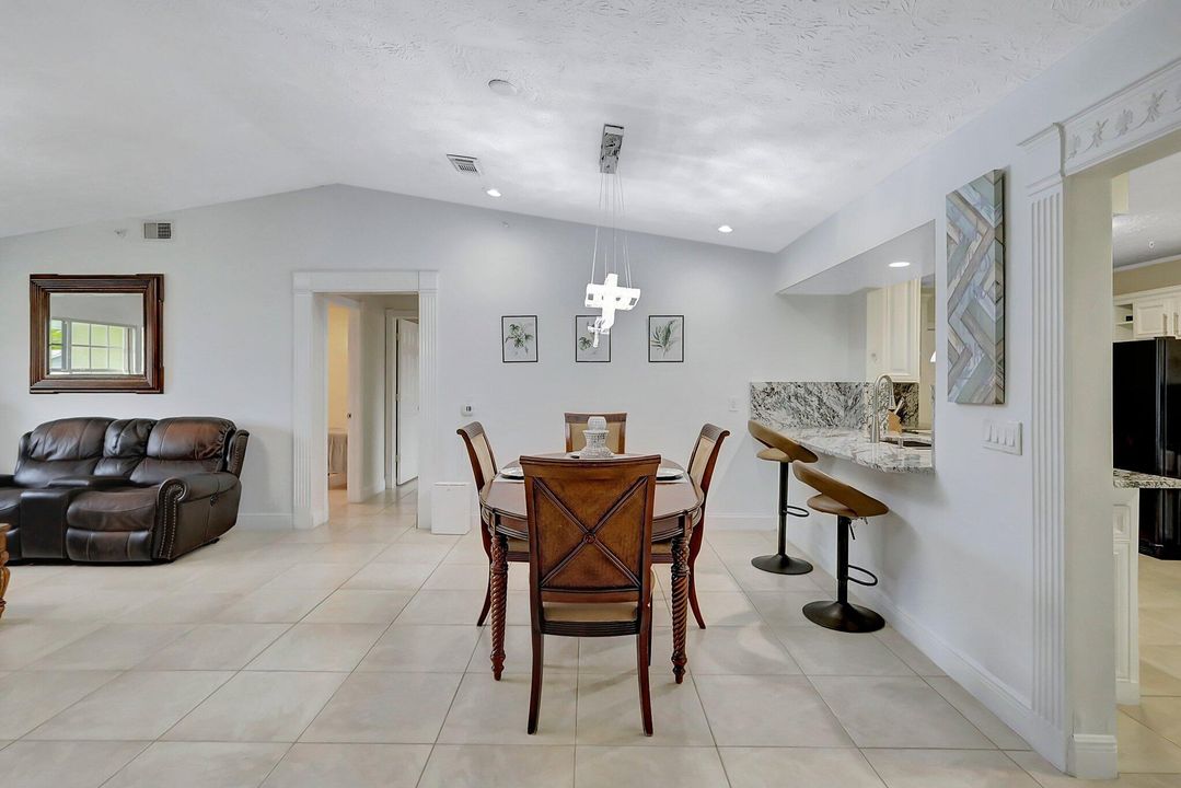 Activo con contrato: $349,900 (3 camas, 2 baños, 1580 Pies cuadrados)