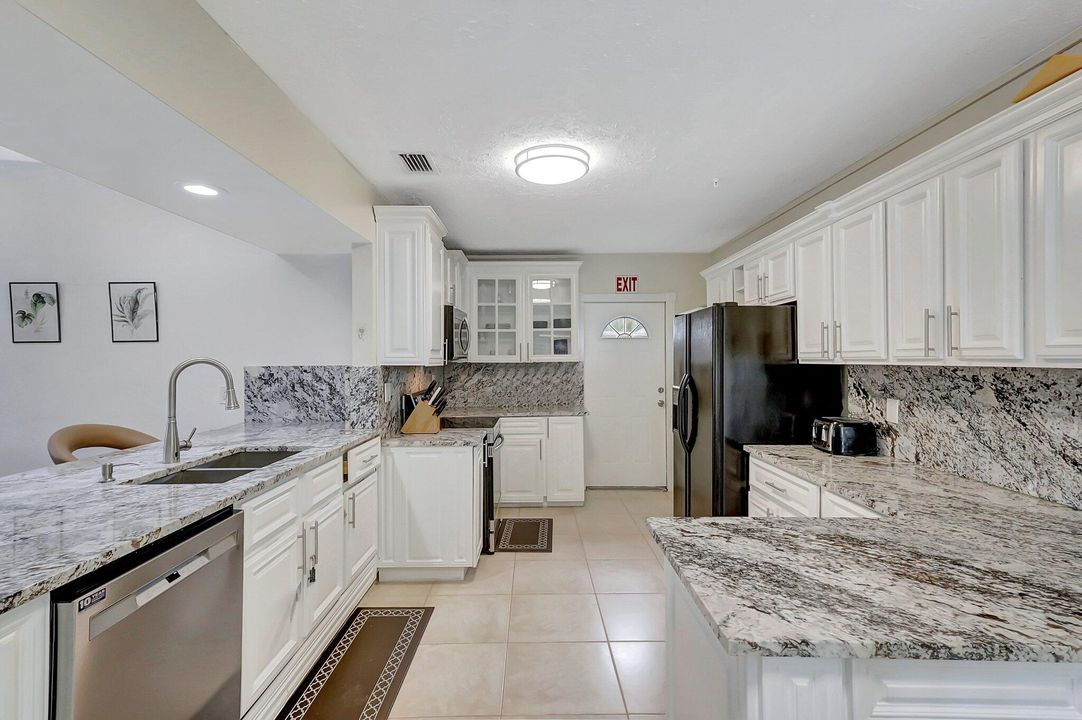 Activo con contrato: $349,900 (3 camas, 2 baños, 1580 Pies cuadrados)