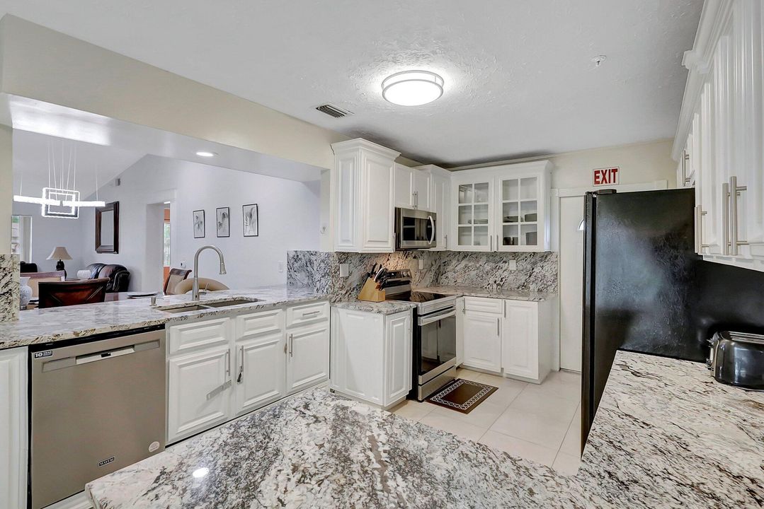 Activo con contrato: $349,900 (3 camas, 2 baños, 1580 Pies cuadrados)