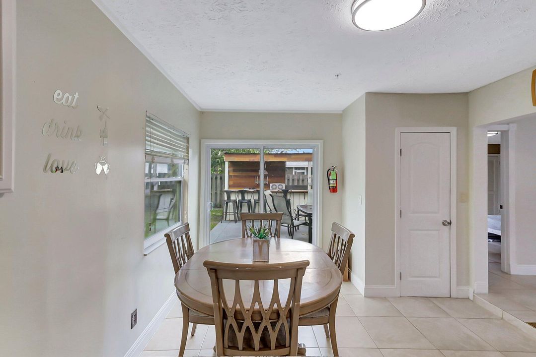 Activo con contrato: $349,900 (3 camas, 2 baños, 1580 Pies cuadrados)